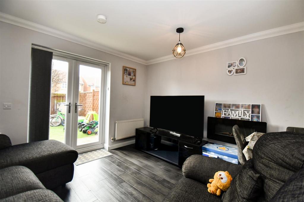Lounge/Dining Room