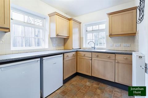 7 River Green, Buntingford, SG9 9ES