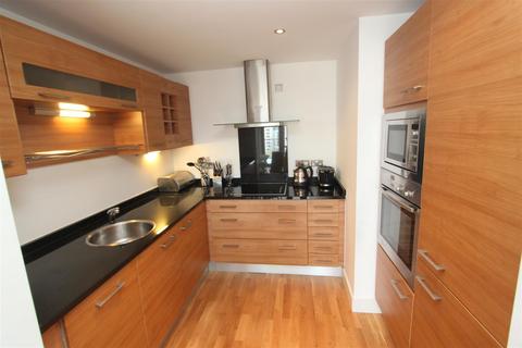 2 bedroom flat to rent, McClure House, Leeds Dock