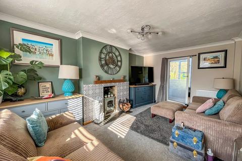 3 bedroom terraced house for sale, Skinners Lane, CATSFIELD, TN33