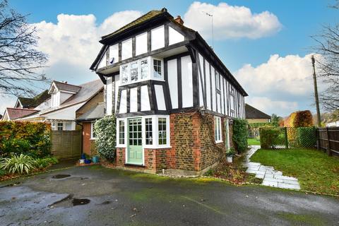 3 bedroom detached house for sale, Gregory Road, Hedgerley SL2