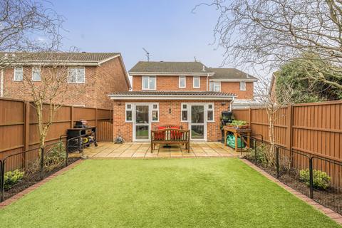 4 bedroom semi-detached house for sale, Ravensbourne Drive, Woodley, Reading