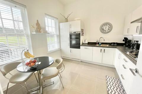 4 bedroom house to rent, Gemini Road, Plymouth PL9