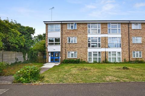 2 bedroom maisonette to rent, Apsley Close, Harrow HA2