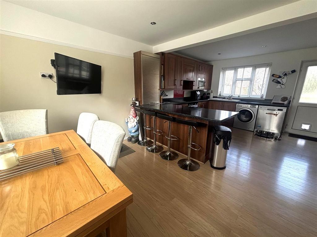 Dining to Kitchen