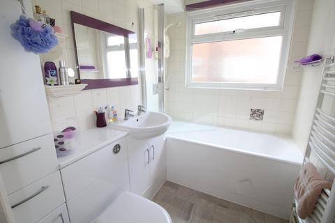 2 bedroom flat to rent, Parchmore Road, Thornton Heath, CR7