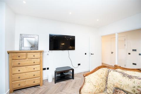 2 bedroom apartment to rent, Merino Gardens, London, E1W