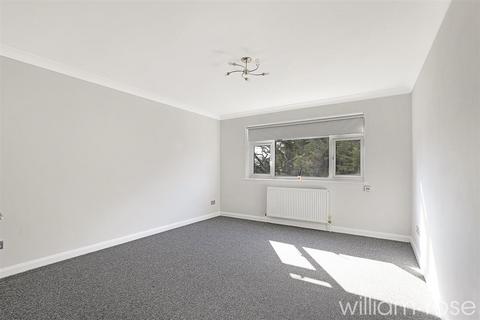 2 bedroom apartment to rent, Durham Avenue, Woodford Green IG8