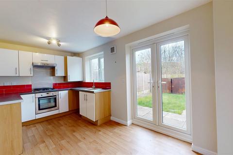 3 bedroom terraced house to rent, Greenfields Gardens, Greenfields, Shrewsbury