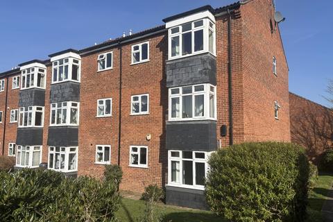 2 bedroom apartment to rent, Taylors Close, Kent DA14