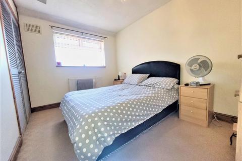 4 bedroom end of terrace house for sale, Kingsthorpe Avenue, Corby, NN17