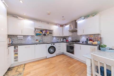 2 bedroom flat for sale, Todd Close, Borehamwood