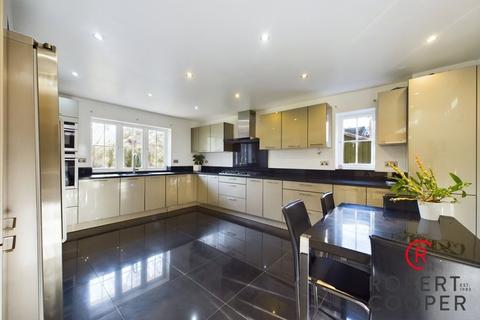 4 bedroom detached house to rent, Holm Grove, Hillingdon, Middlesex, UB10