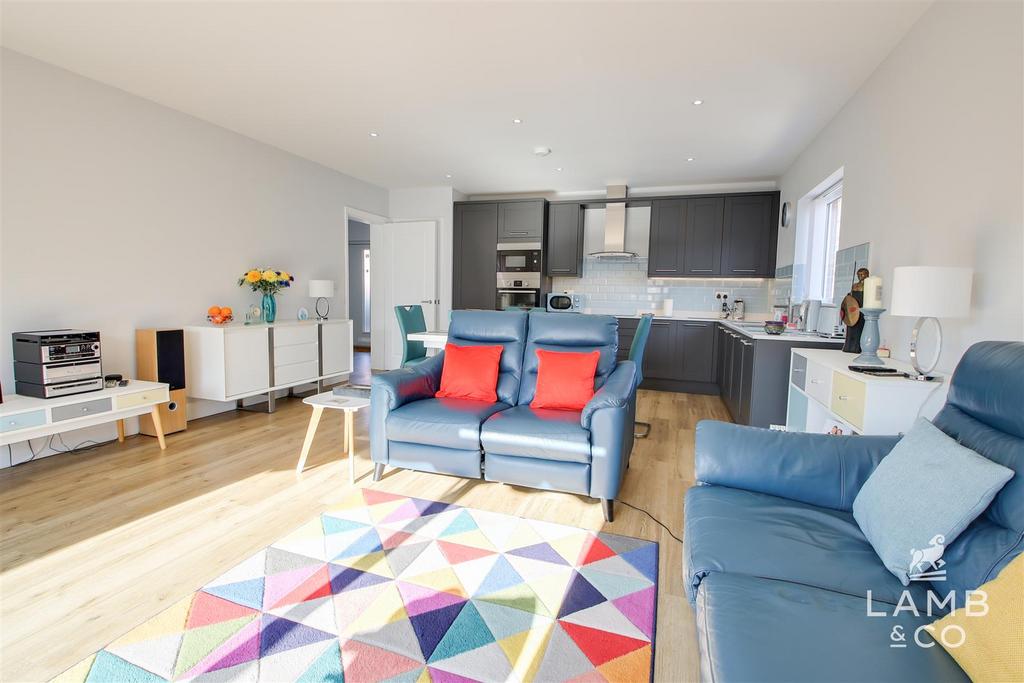 Kitchen/diner/lounge area