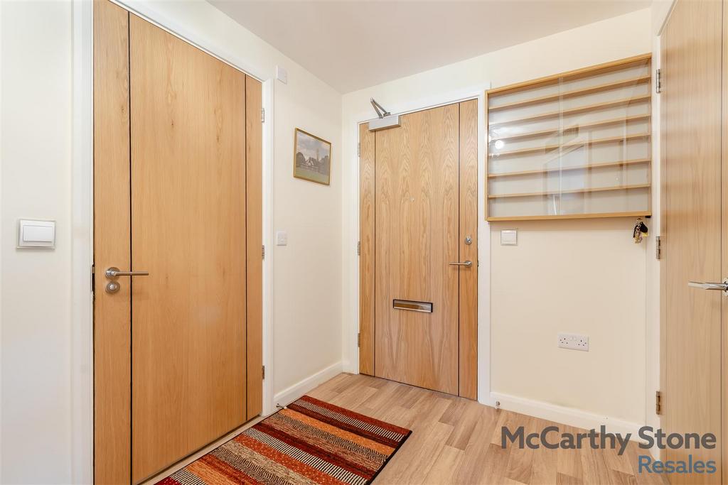 8638110-interior14.jpg