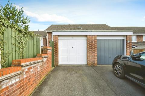 3 bedroom semi-detached house for sale, Cheedale Avenue, Loundsley Green, Chesterfield, S40 4PH