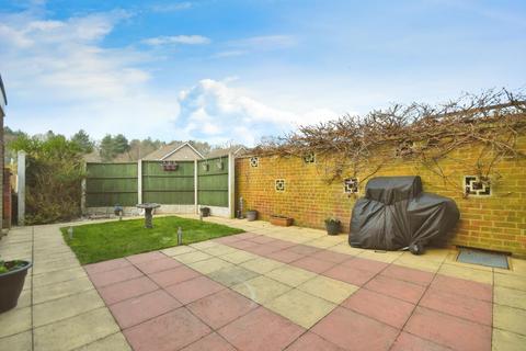 3 bedroom semi-detached house for sale, Cheedale Avenue, Loundsley Green, Chesterfield, S40 4PH