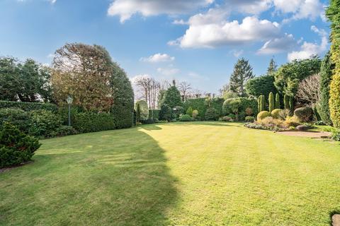 5 bedroom house for sale, High Pine Close, Weybridge, KT13