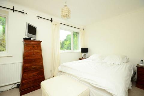 4 bedroom house to rent, Westleigh Avenue, Putney, London, SW15