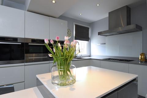 4 bedroom detached house for sale, Rodway Road, Bromley