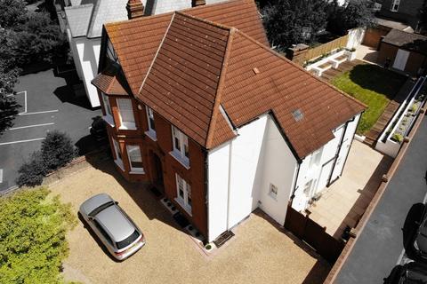 4 bedroom detached house for sale, Rodway Road, Bromley