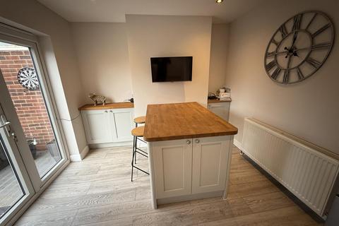 64 Berkeley Road, Shirley, Solihull, B90 2HT
