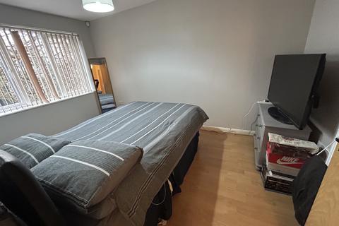 1 bedroom flat to rent, Bath Road, Longwell Green BS30