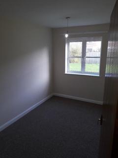 2 bedroom flat to rent, Westleigh Close, Northampton NN1