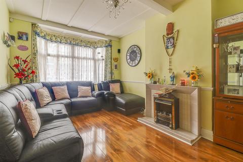 3 bedroom terraced house for sale, Inverness Avenue, Westcliff-on-Sea SS0