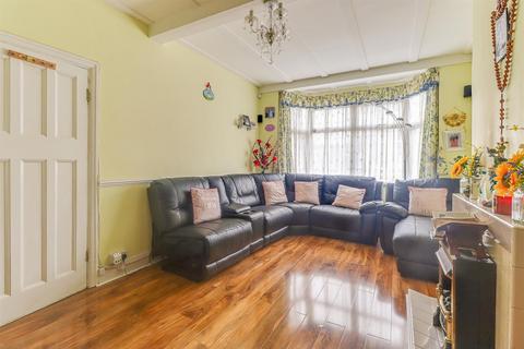 3 bedroom terraced house for sale, Inverness Avenue, Westcliff-on-Sea SS0