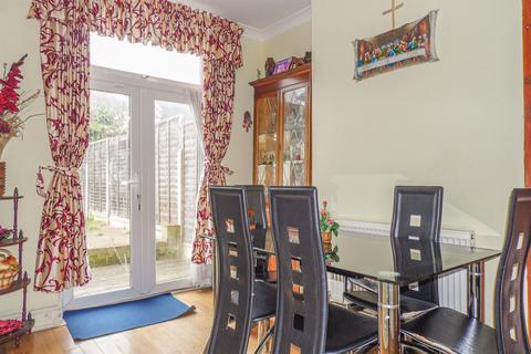 3 bedroom terraced house for sale, Inverness Avenue, Westcliff-on-Sea SS0