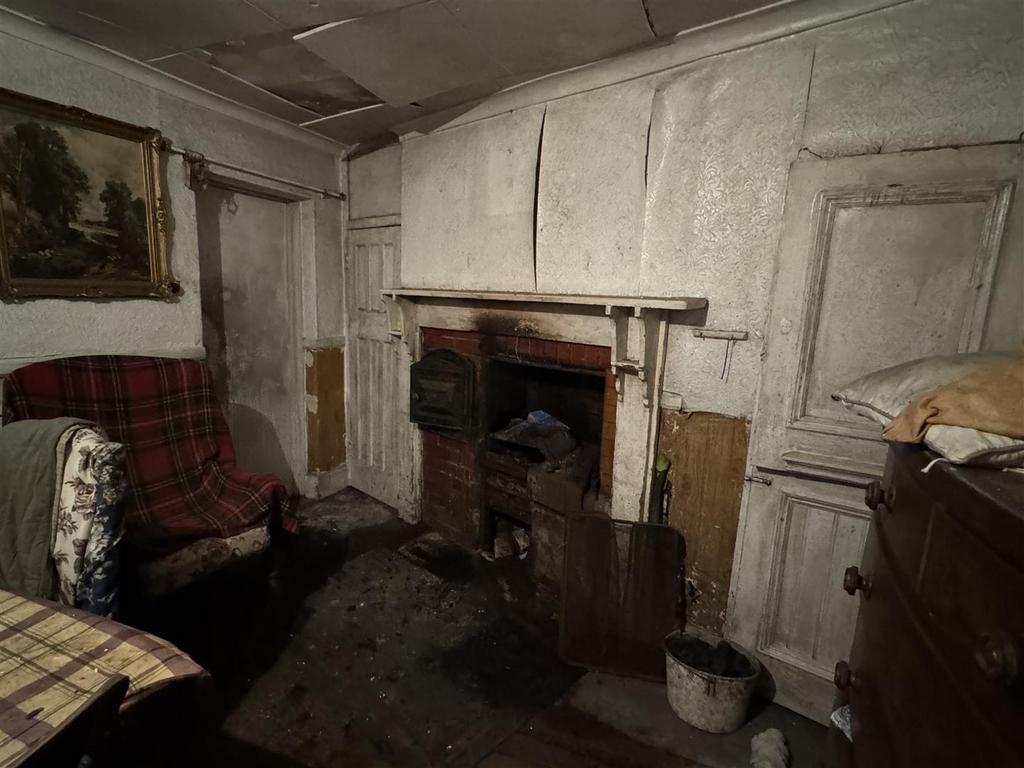 Secondary kitchen/living room