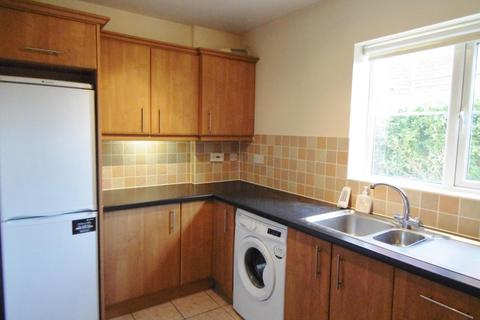 2 bedroom flat to rent, Sherborne Road, Basingstoke RG21