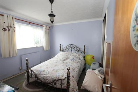 1 bedroom house to rent, Fallowfield Sittingbourne Kent