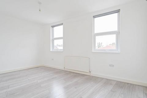 3 bedroom end of terrace house to rent, White Hart Lane, N17, Tottenham, London, N17