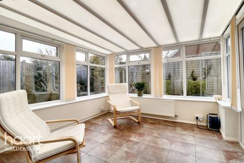 2 bedroom bungalow for sale, Barrington Close, Chatham