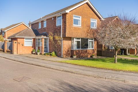 4 bedroom detached house for sale, Madeley Close, Amersham