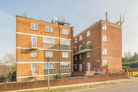 2 bedroom flat for sale, Elmbridge Avenue, Surbiton KT5