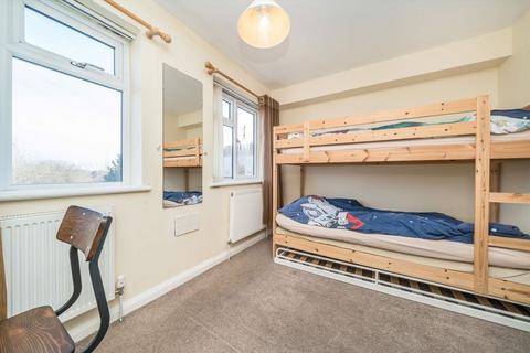 2 bedroom flat for sale, Elmbridge Avenue, Surbiton KT5