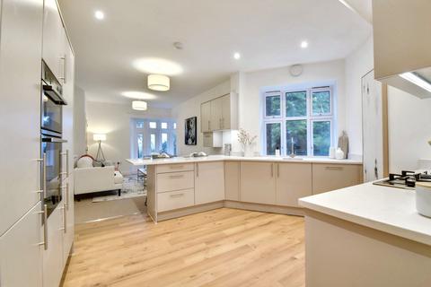 2 bedroom apartment for sale, Adelaide House, Malvern WR14