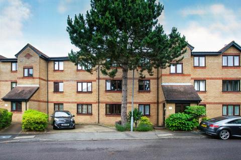 Courtlands Close, Watford WD24