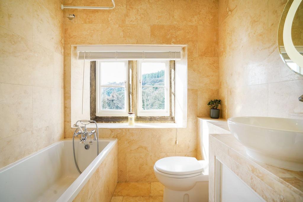 Bedroom 4 – En-Suite