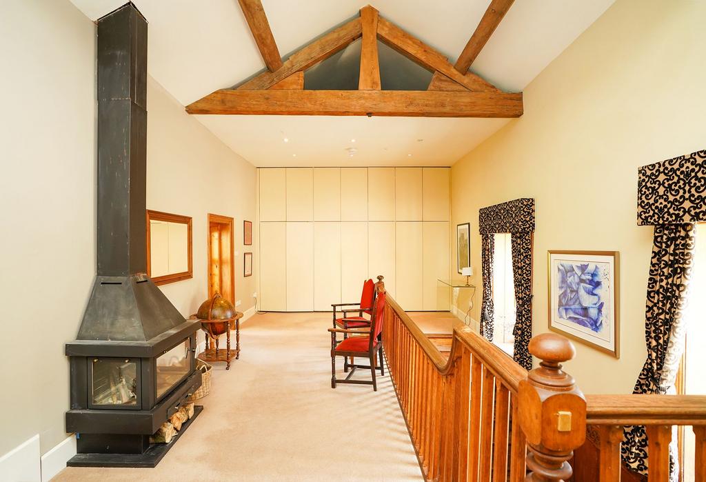 Dining Room/Oak Hall
