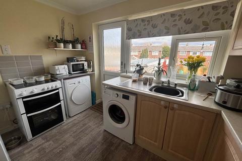 2 bedroom semi-detached bungalow to rent, Oldmixon Road, Weston-super-Mare, North Somerset