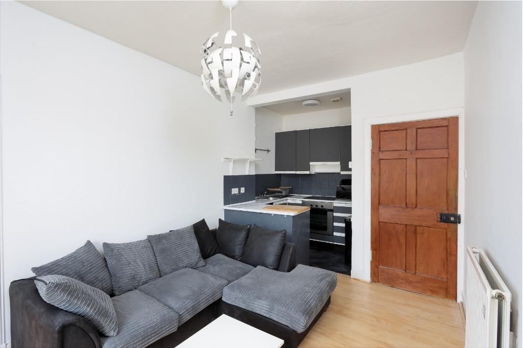Apartment in Edinburgh, Southside - View 5