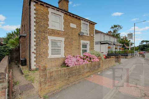 2 bedroom semi-detached house to rent, Park Road, Uxbridge UB8