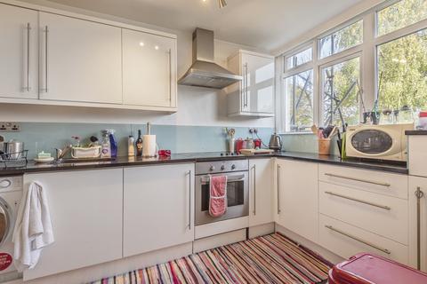 2 bedroom flat to rent, Kersfield Road Putney SW15