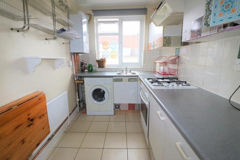 1 bedroom flat to rent, Stoke Newington High Street, London N16