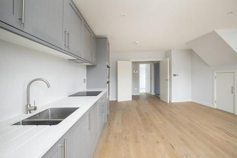 2 bedroom flat to rent, Northcote Road, London