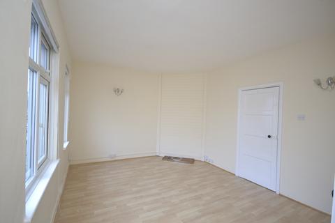 2 bedroom maisonette to rent, High Street West Wickham BR4